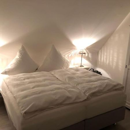 Reetdachhaus Seasons Mit Kamin & Sauna Гросс-Шванзе Экстерьер фото